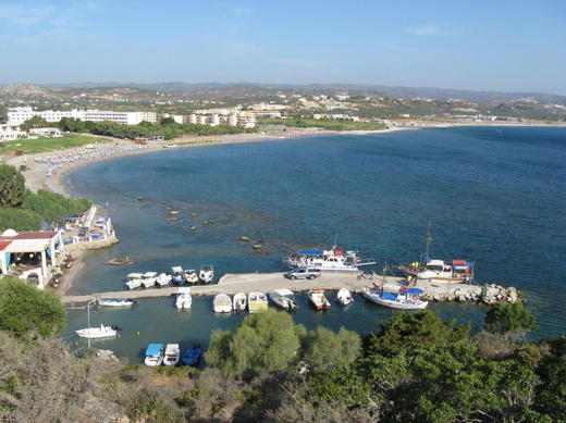 Pláž Kolymbia I v dálce Afantou bay