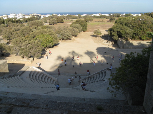 zrekonstruované divadlo na akropoli  - Rhodos